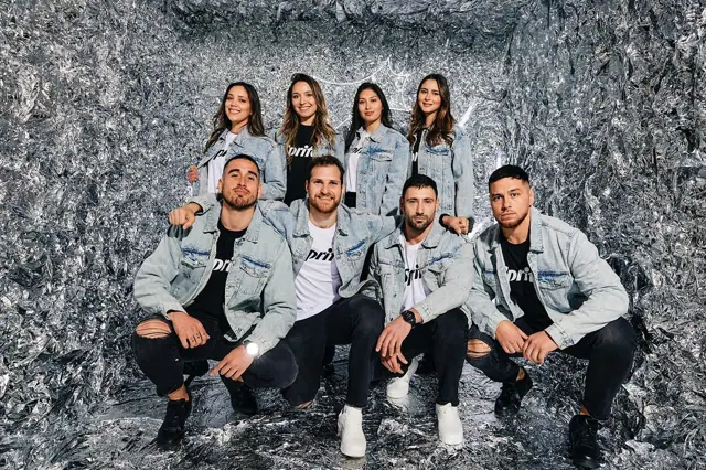 Equipo con vestuario corporativo Sprite